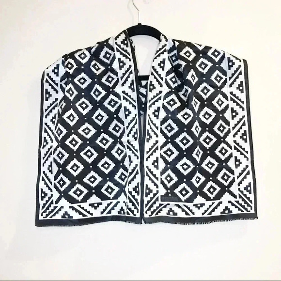 Oscar De La Renta Studio Scarf 100% Silk Geometric - Picture 2 of 5